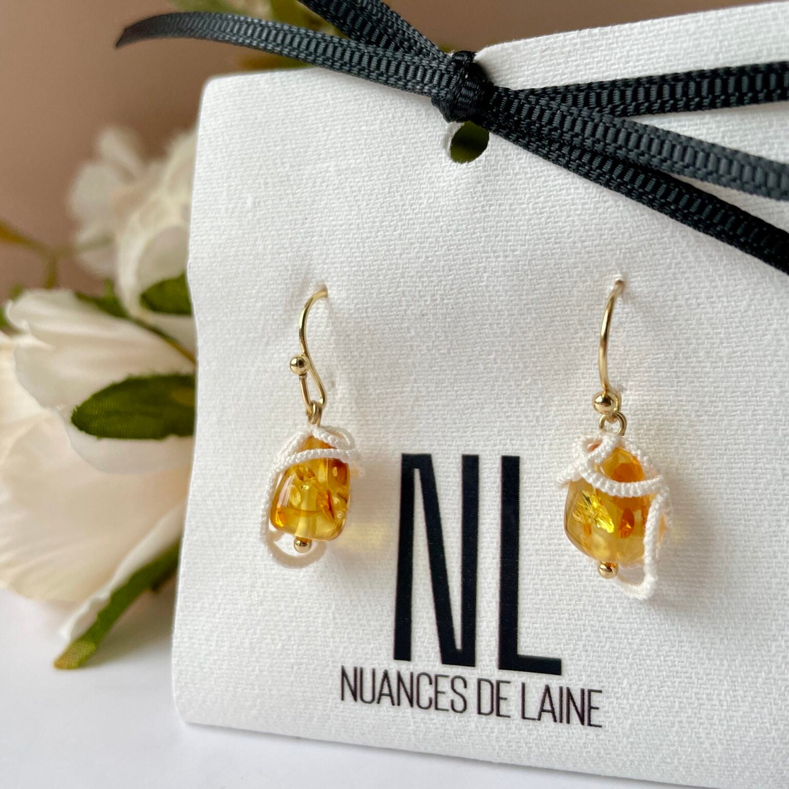Boucles d’oreilles Honey – Ambre piedbald naturel