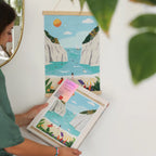 Mockup du tableau fini Stiniva Beach exposé dans un intérieur cosy, décoration murale DIY et loisir créatif.