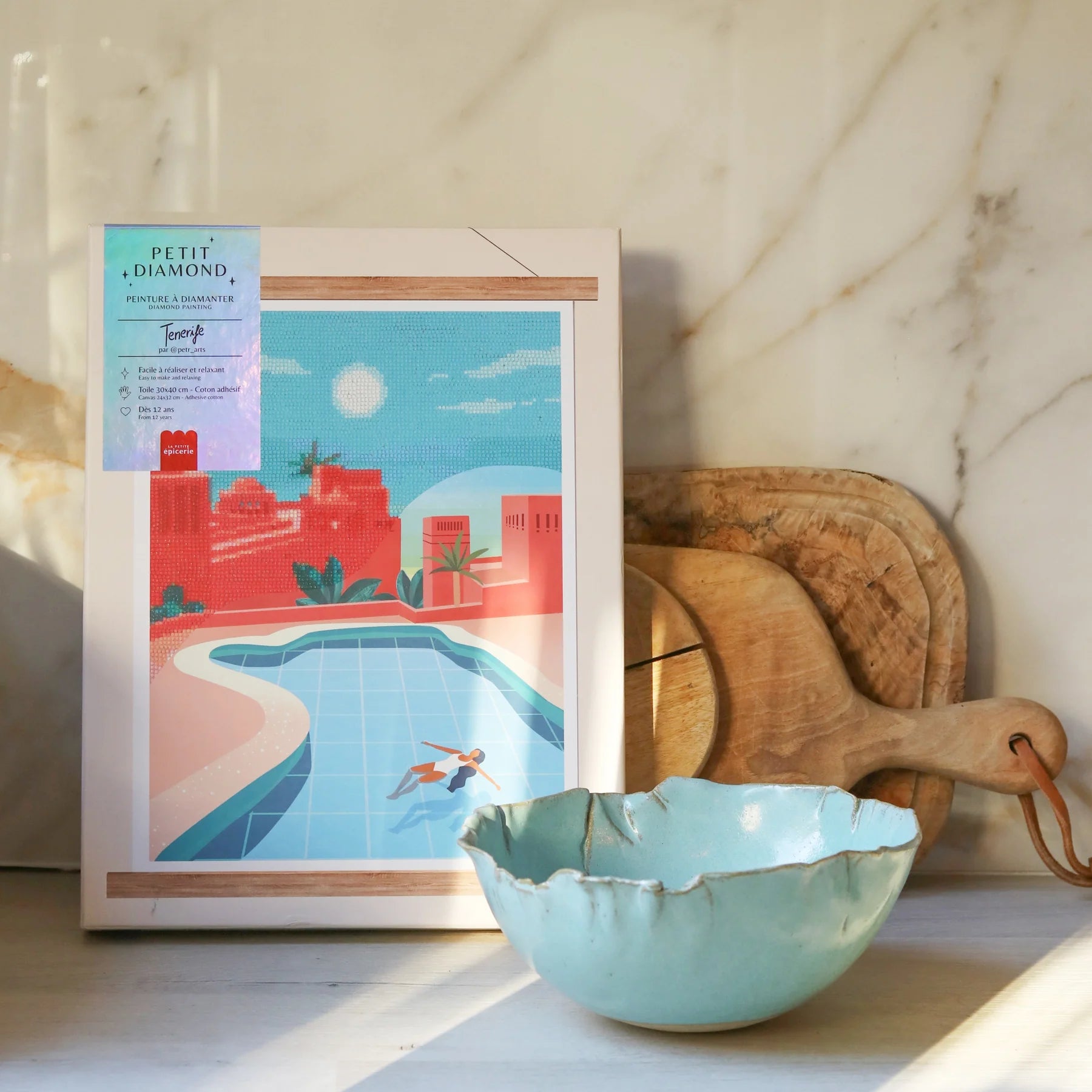 Image d’ambiance montrant le coffret « Tenerife » posé dans un intérieur déco.
