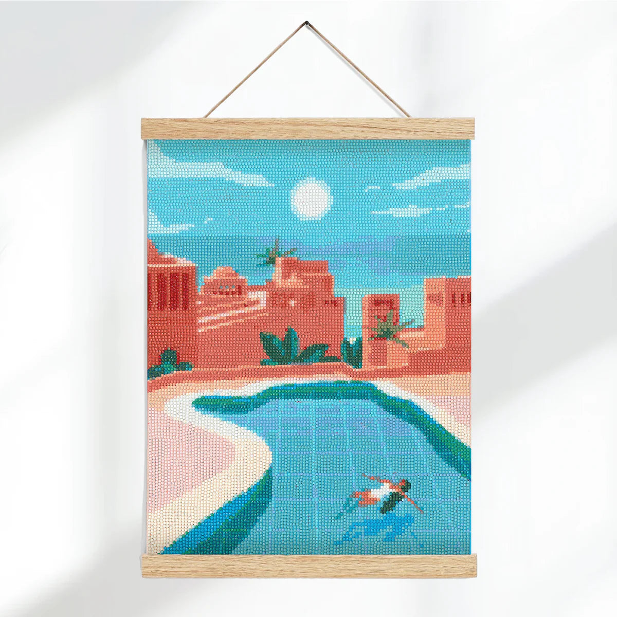 Toile finie du coffret « Petit Diamond – Diamond Painting Tenerife », motif complet avec strass étincelants, avec cadre.