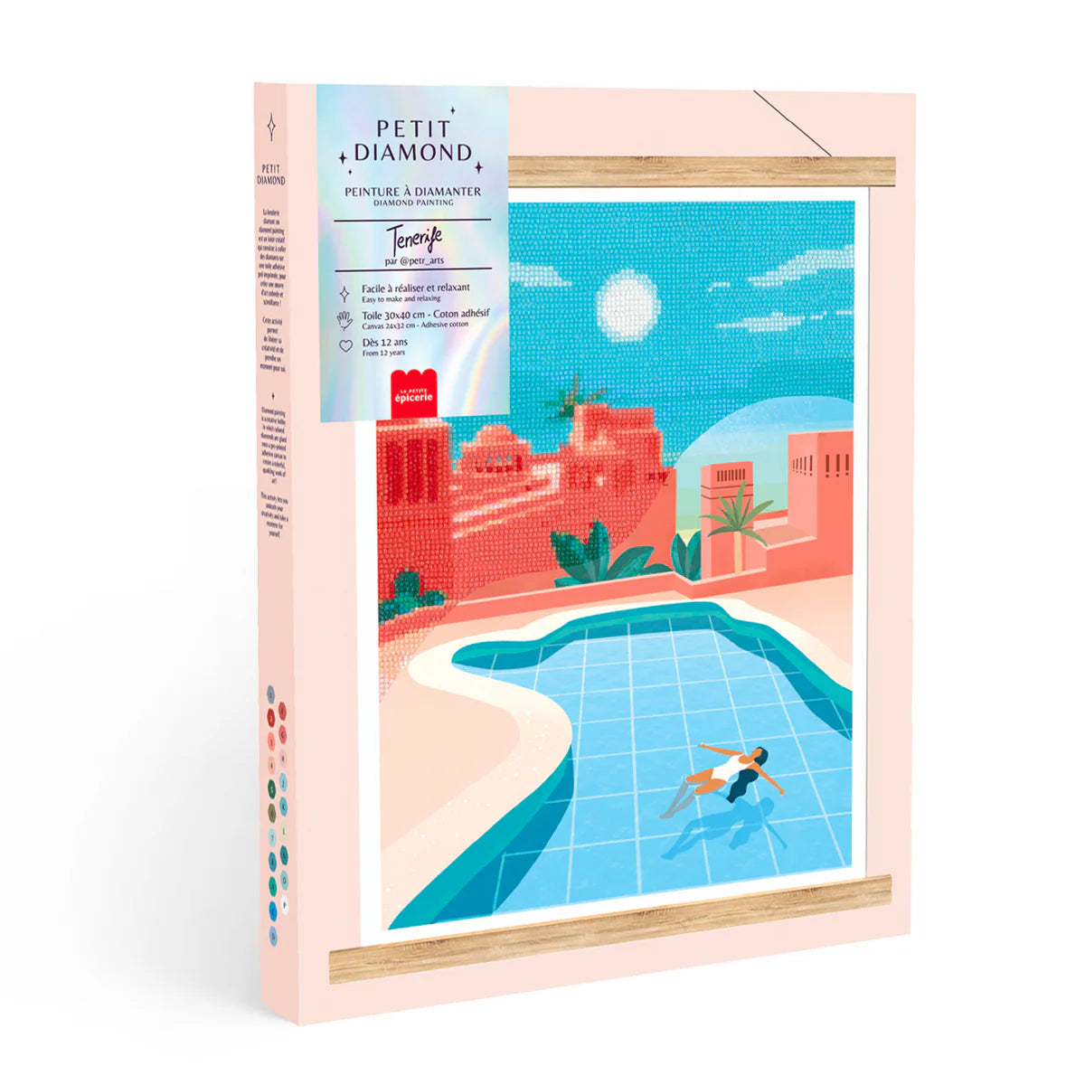 Coffret « Petit Diamond – Diamond Painting Tenerife » posé, packaging complet.