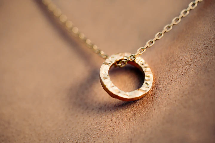 Collier pendentif Cercle martelé