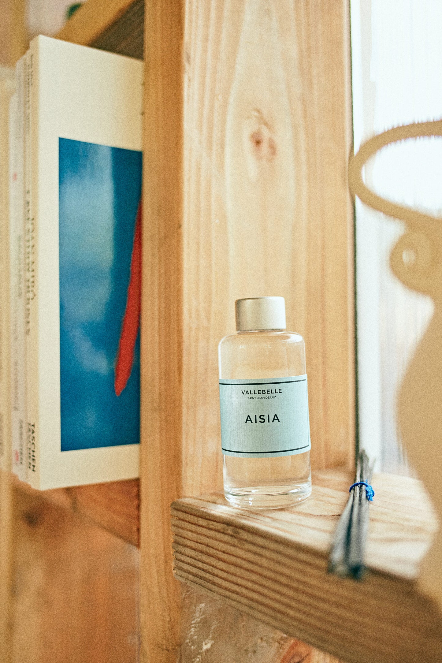 Bois & Fragrance AISIA