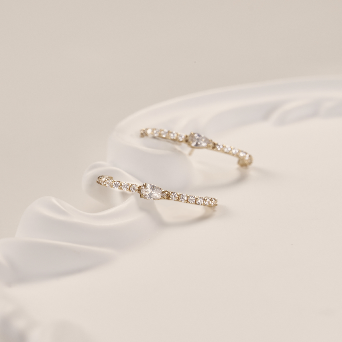 Boucle d'oreille Aigis