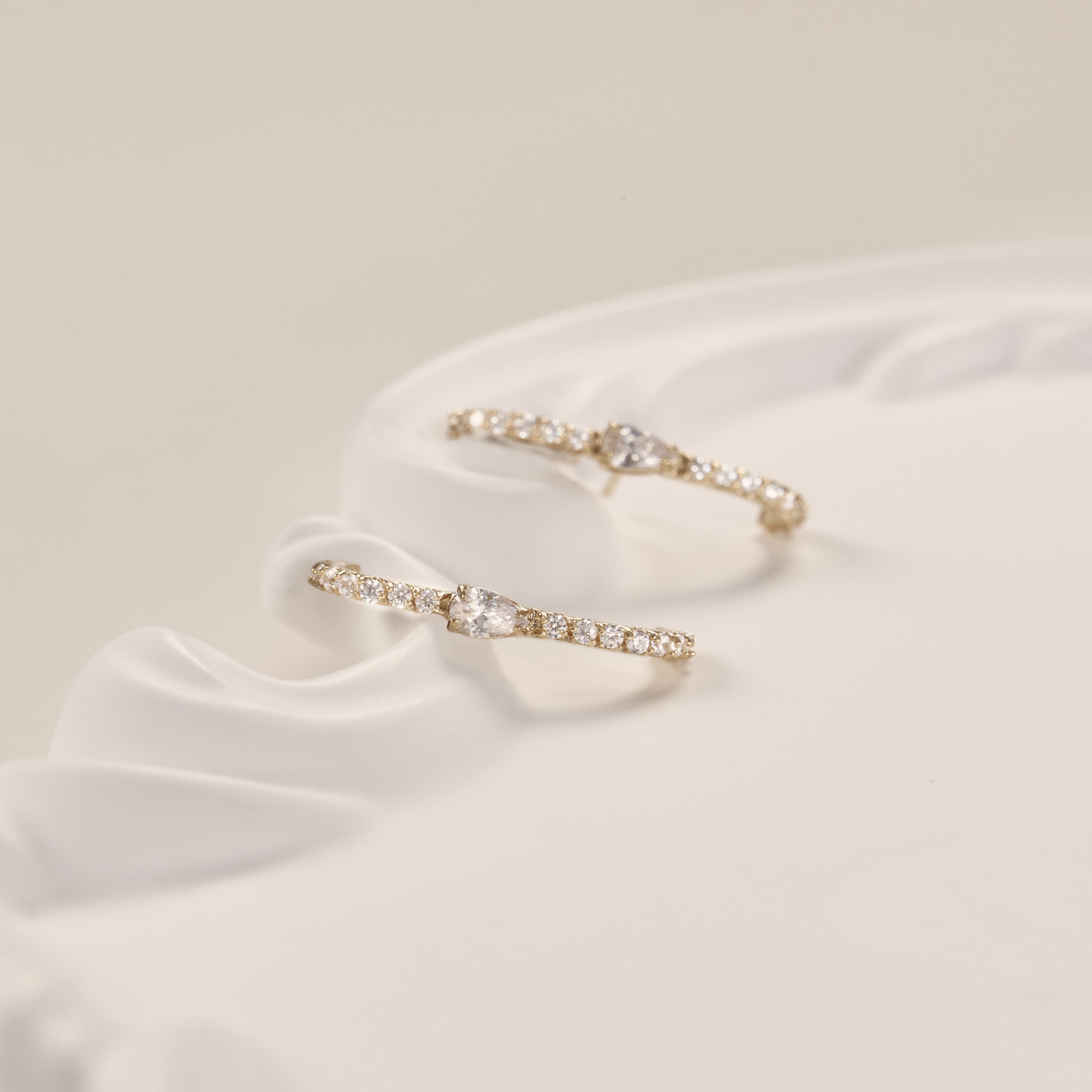 Boucle d'oreille Aigis