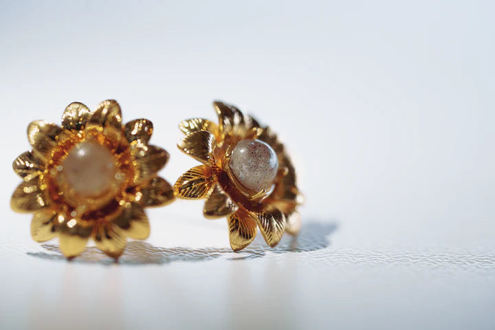 Boucles d'oreilles puces fleurs et pierre labradorite