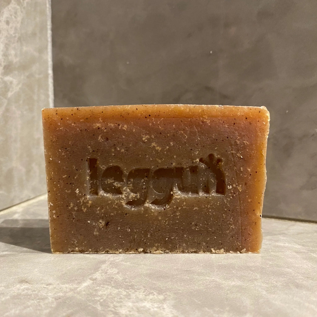Savon exfoliant à l'abricot biscornu