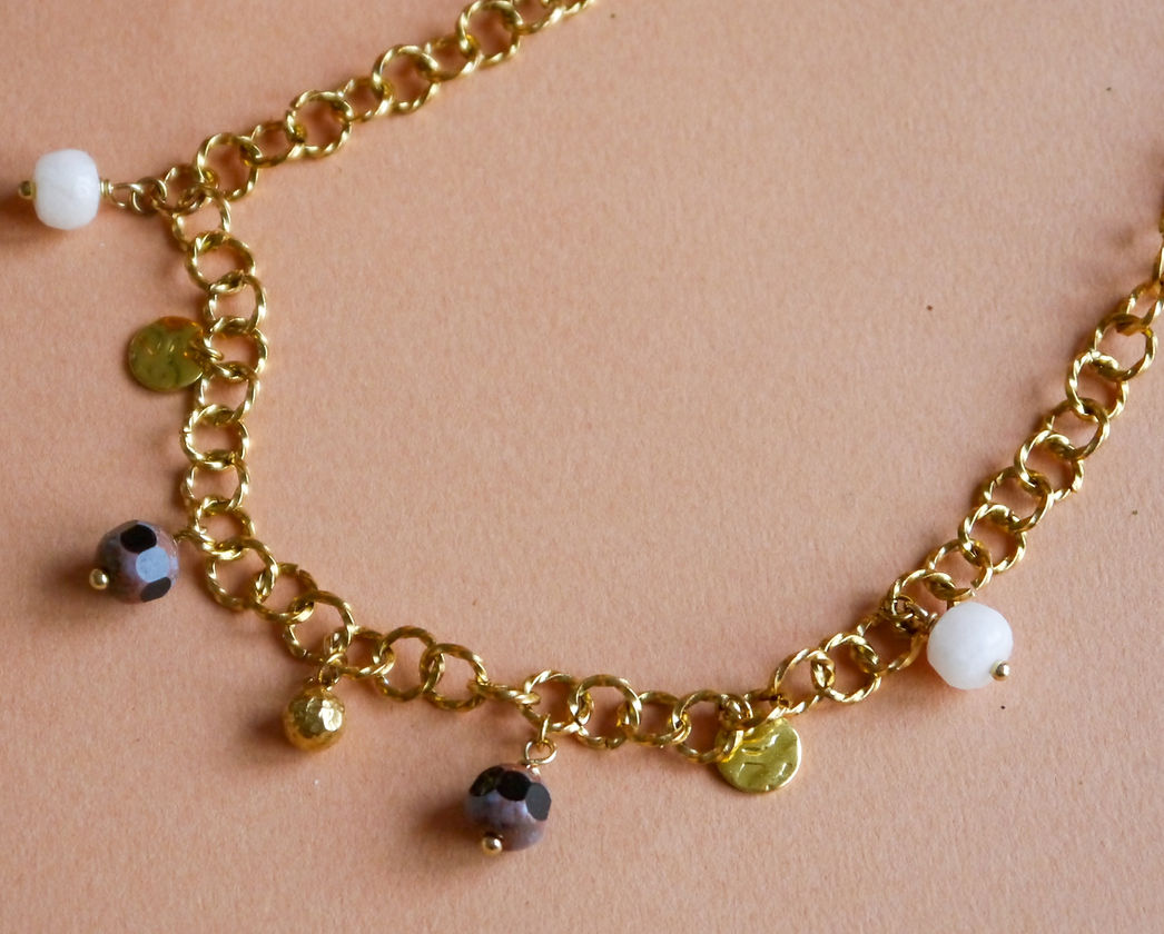 Collier Dolly