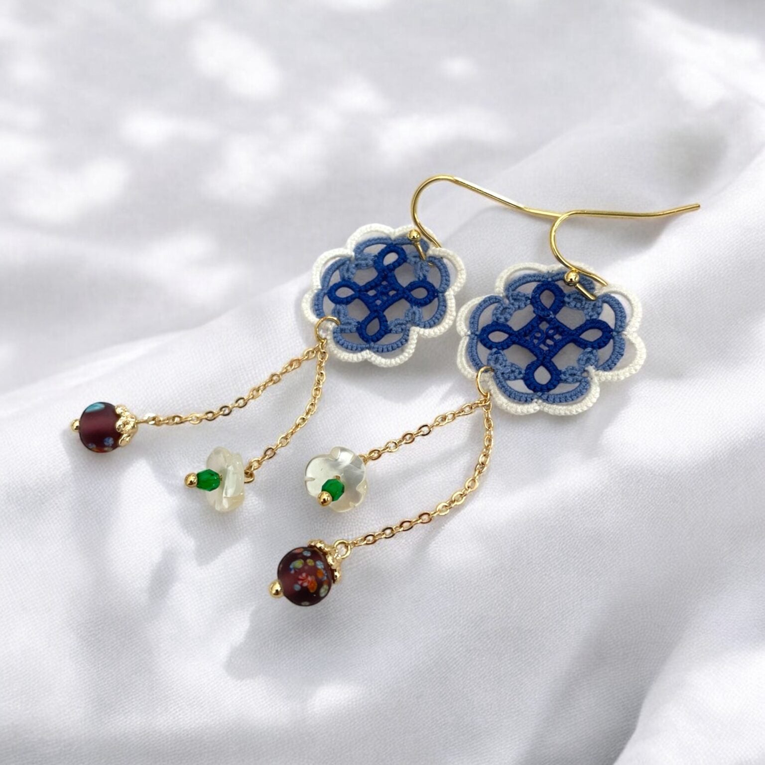 Boucles d’oreilles Geisha – Fleur en nacre et perles japonaises