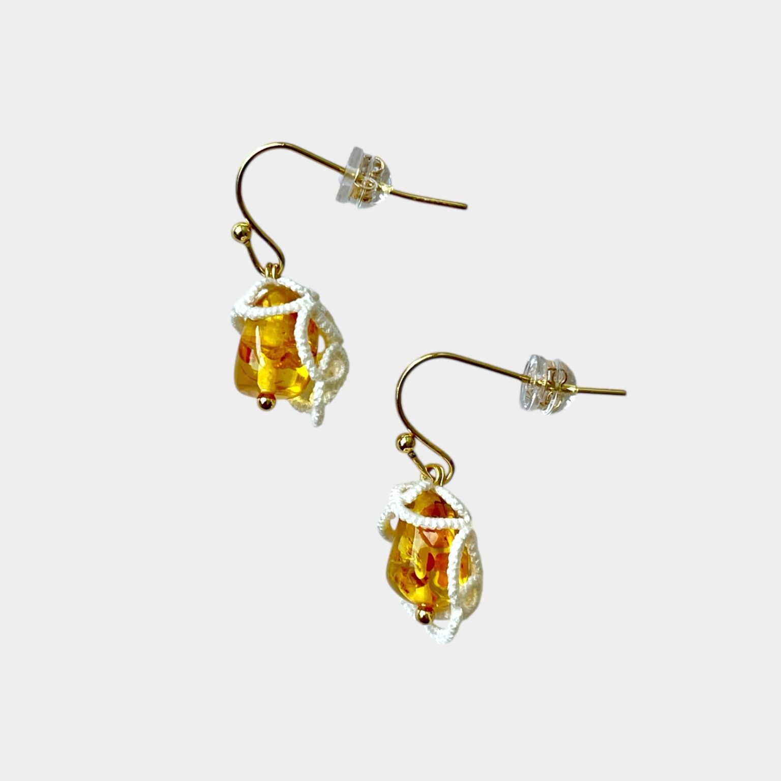 Boucles d’oreilles Honey – Ambre piedbald naturel